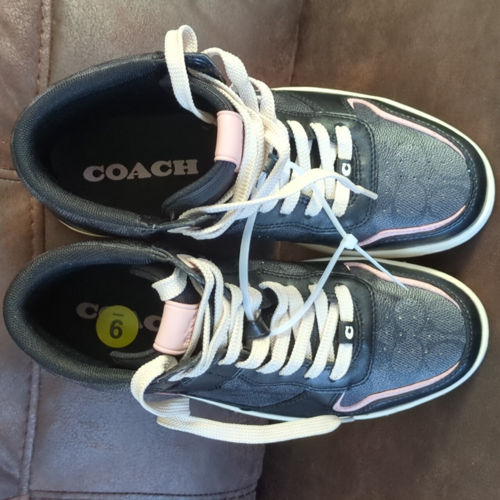 New Coach High Top Sneaker In Signature Canvas - Picture 6 of 7